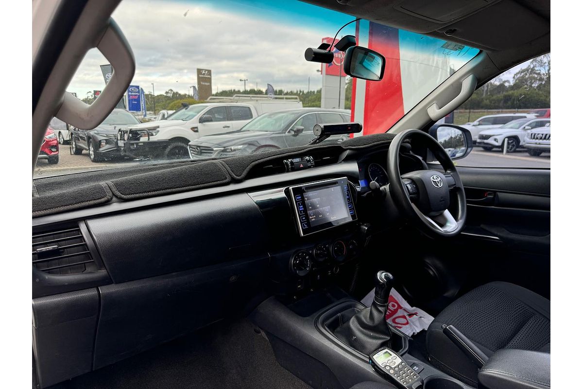 2015 Toyota Hilux SR GUN126R 4X4