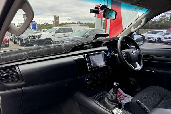 2015 Toyota Hilux SR GUN126R 4X4
