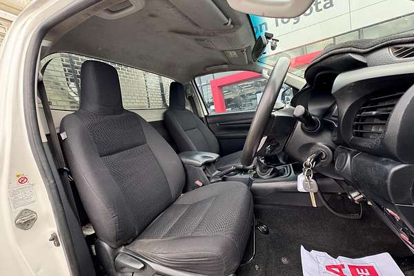 2015 Toyota Hilux SR GUN126R 4X4