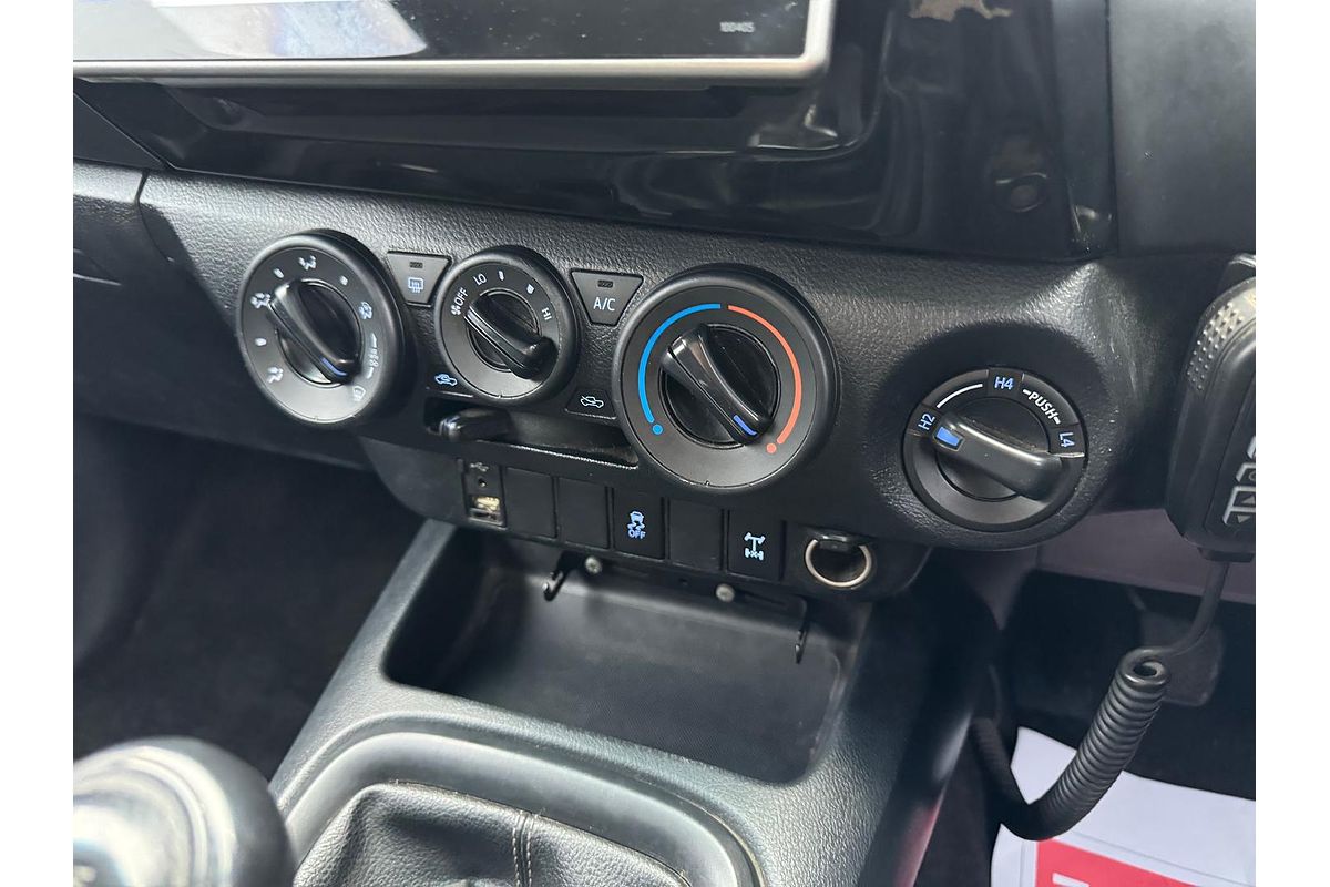 2015 Toyota Hilux SR GUN126R 4X4