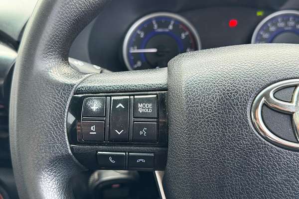 2015 Toyota Hilux SR GUN126R 4X4