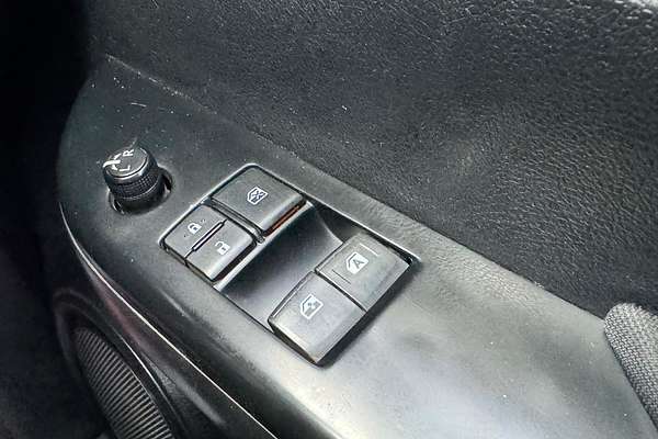 2015 Toyota Hilux SR GUN126R 4X4