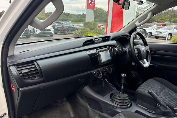 2015 Toyota Hilux Workmate GUN125R 4X4