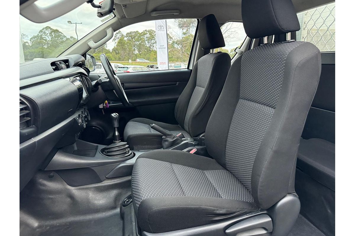 2015 Toyota Hilux Workmate GUN125R 4X4