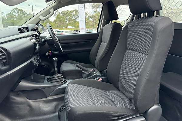 2015 Toyota Hilux Workmate GUN125R 4X4