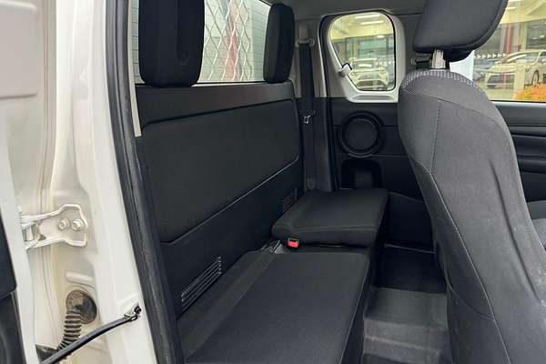 2015 Toyota Hilux Workmate GUN125R 4X4