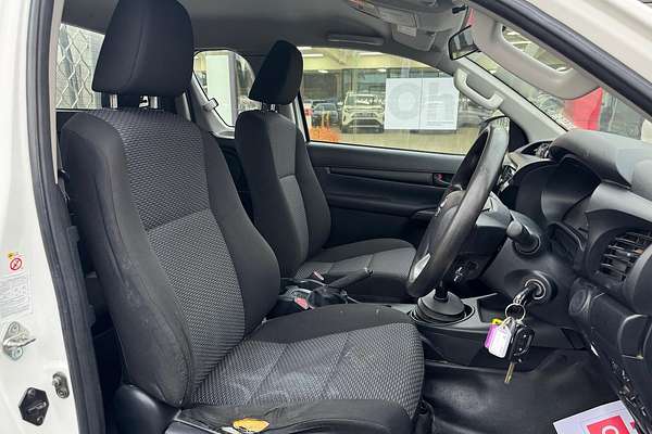 2015 Toyota Hilux Workmate GUN125R 4X4