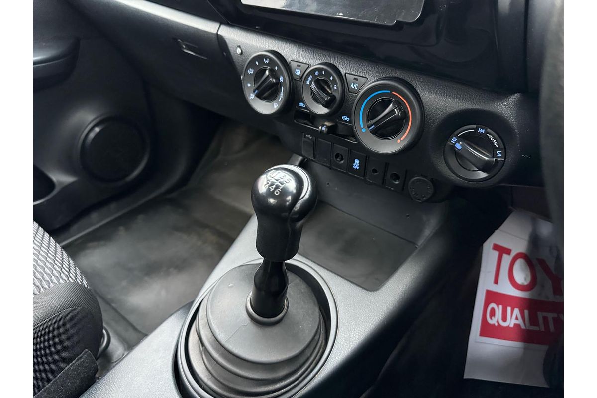 2015 Toyota Hilux Workmate GUN125R 4X4