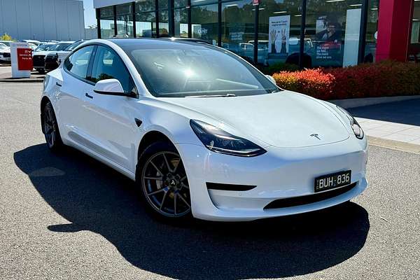 2022 Tesla Model 3 Rear-Wheel Drive