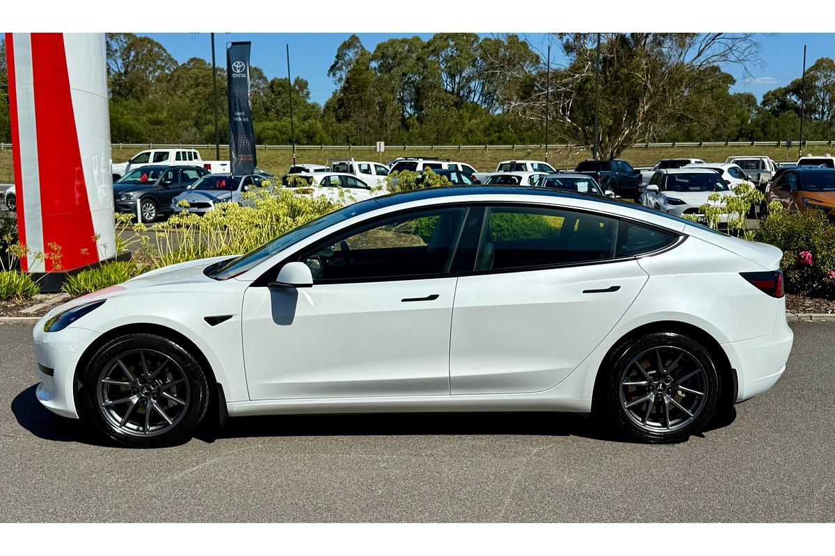2022 Tesla Model 3 Rear-Wheel Drive