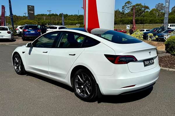 2022 Tesla Model 3 Rear-Wheel Drive