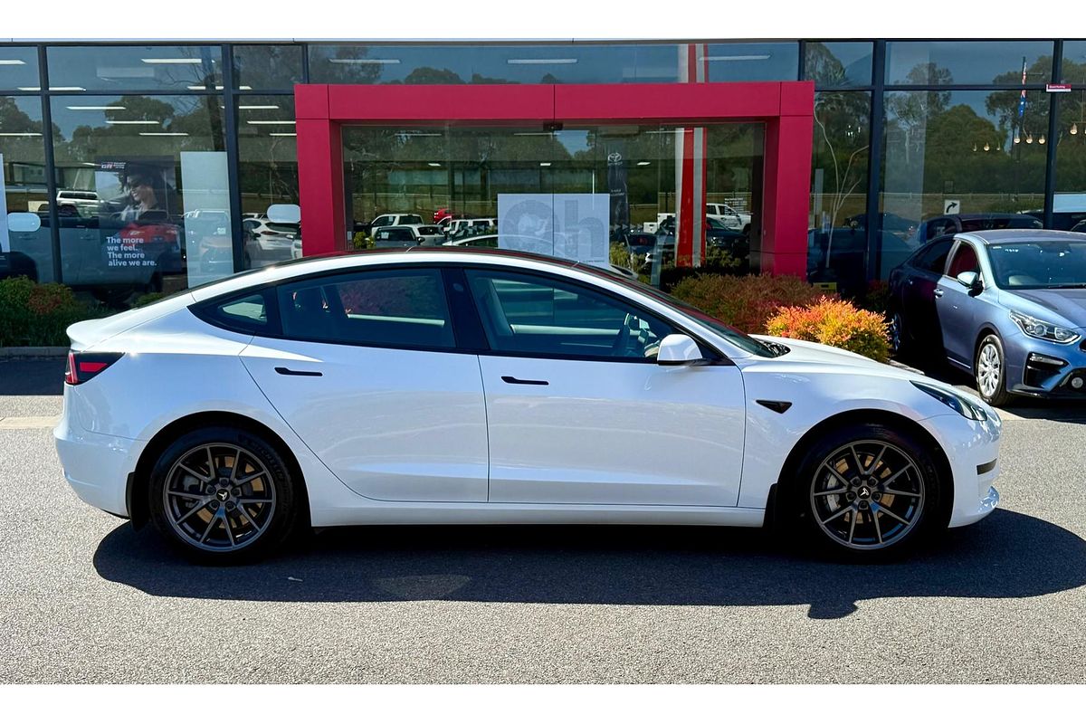 2022 Tesla Model 3 Rear-Wheel Drive
