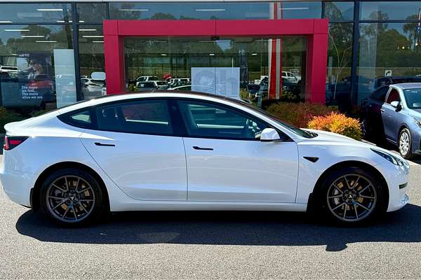 2022 Tesla Model 3 Rear-Wheel Drive