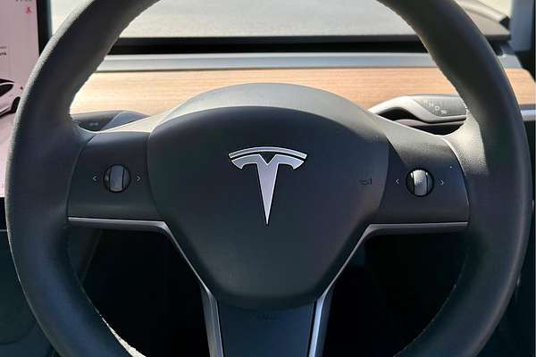 2022 Tesla Model 3 Rear-Wheel Drive