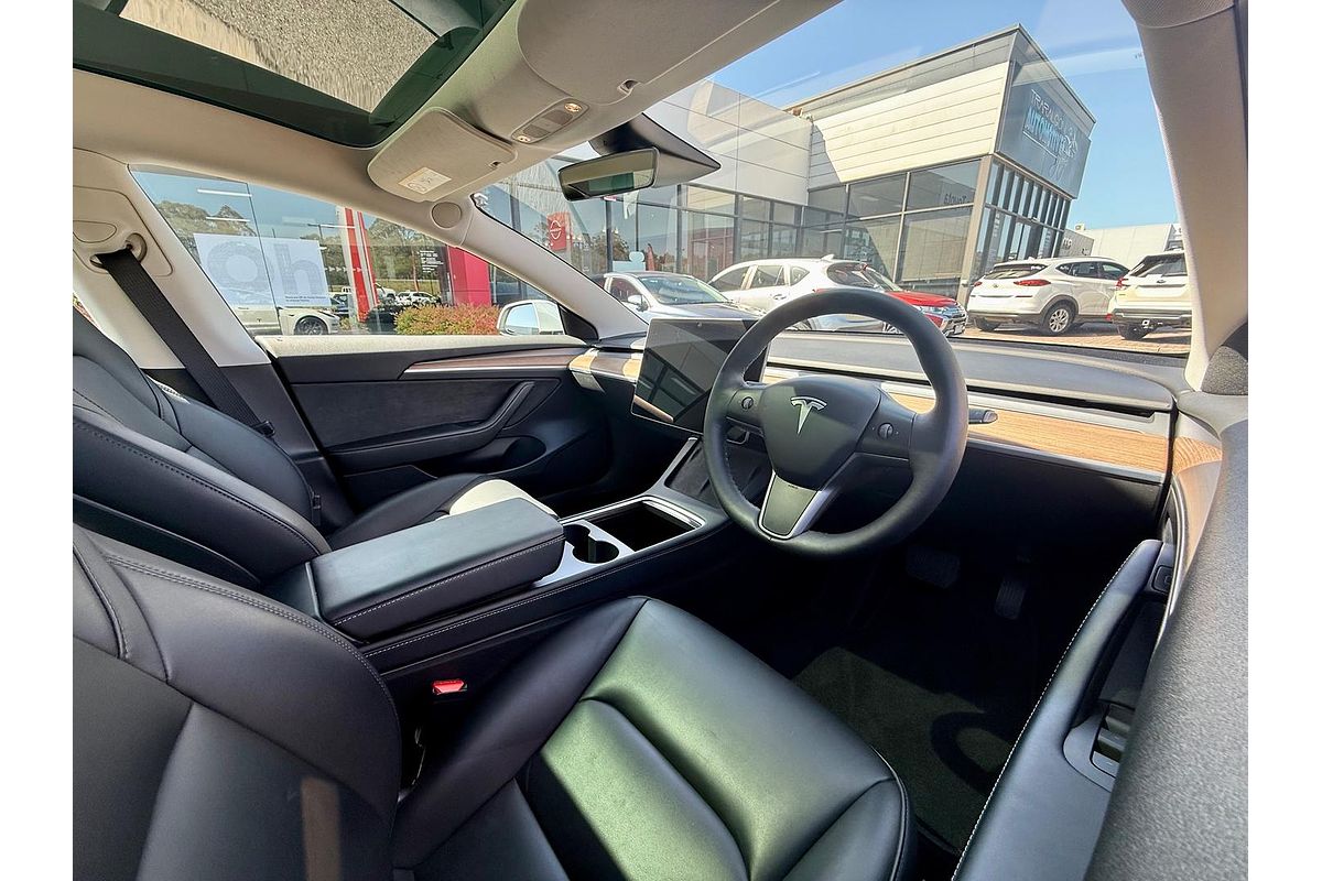 2022 Tesla Model 3 Rear-Wheel Drive