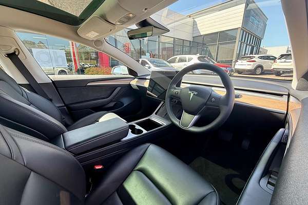 2022 Tesla Model 3 Rear-Wheel Drive