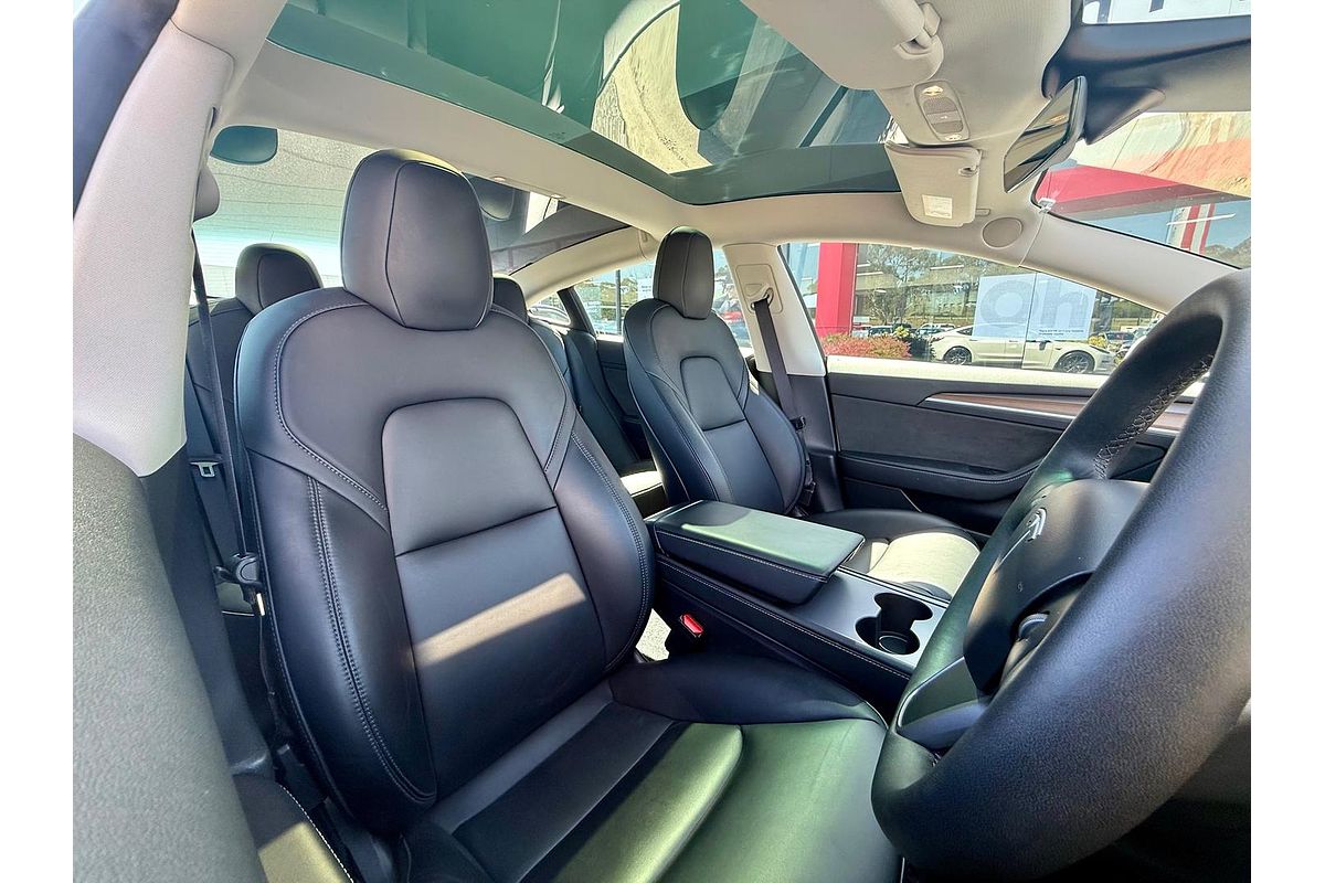 2022 Tesla Model 3 Rear-Wheel Drive
