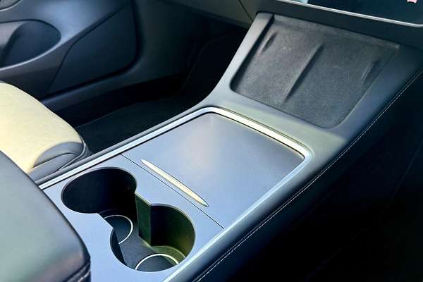 2022 Tesla Model 3 Rear-Wheel Drive
