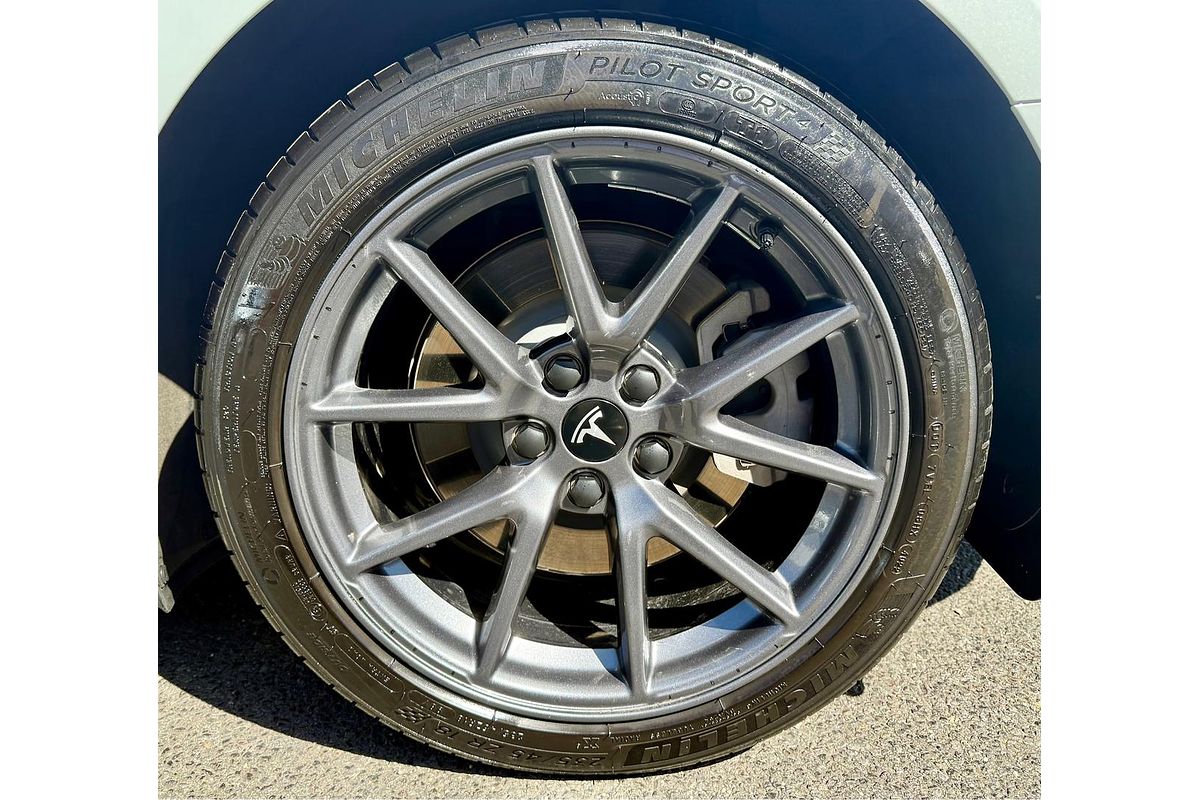 2022 Tesla Model 3 Rear-Wheel Drive