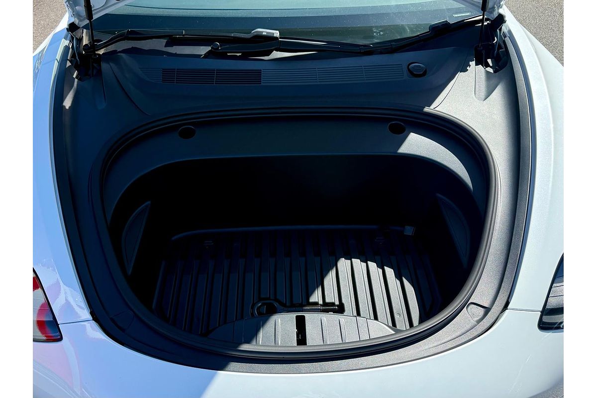 2022 Tesla Model 3 Rear-Wheel Drive