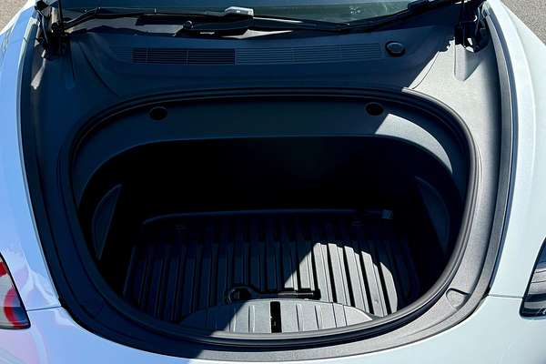 2022 Tesla Model 3 Rear-Wheel Drive