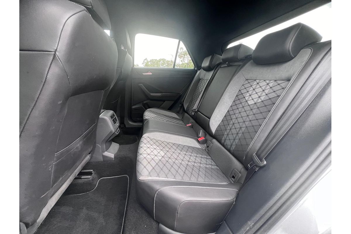 2022 Volkswagen T-Roc 140TSI R-Line D11
