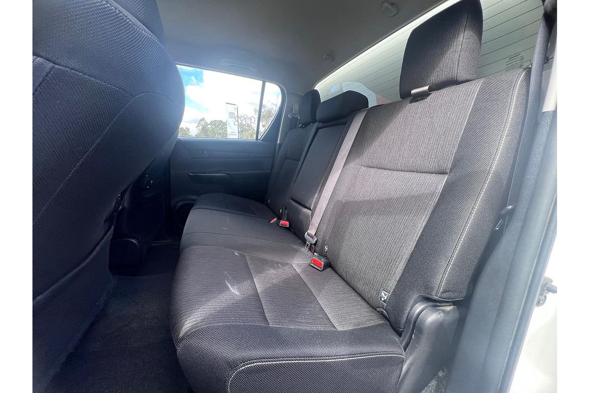 2017 Toyota Hilux SR GUN126R 4X4