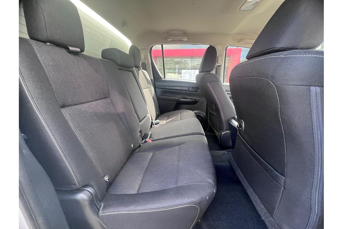 2017 Toyota Hilux SR GUN126R 4X4