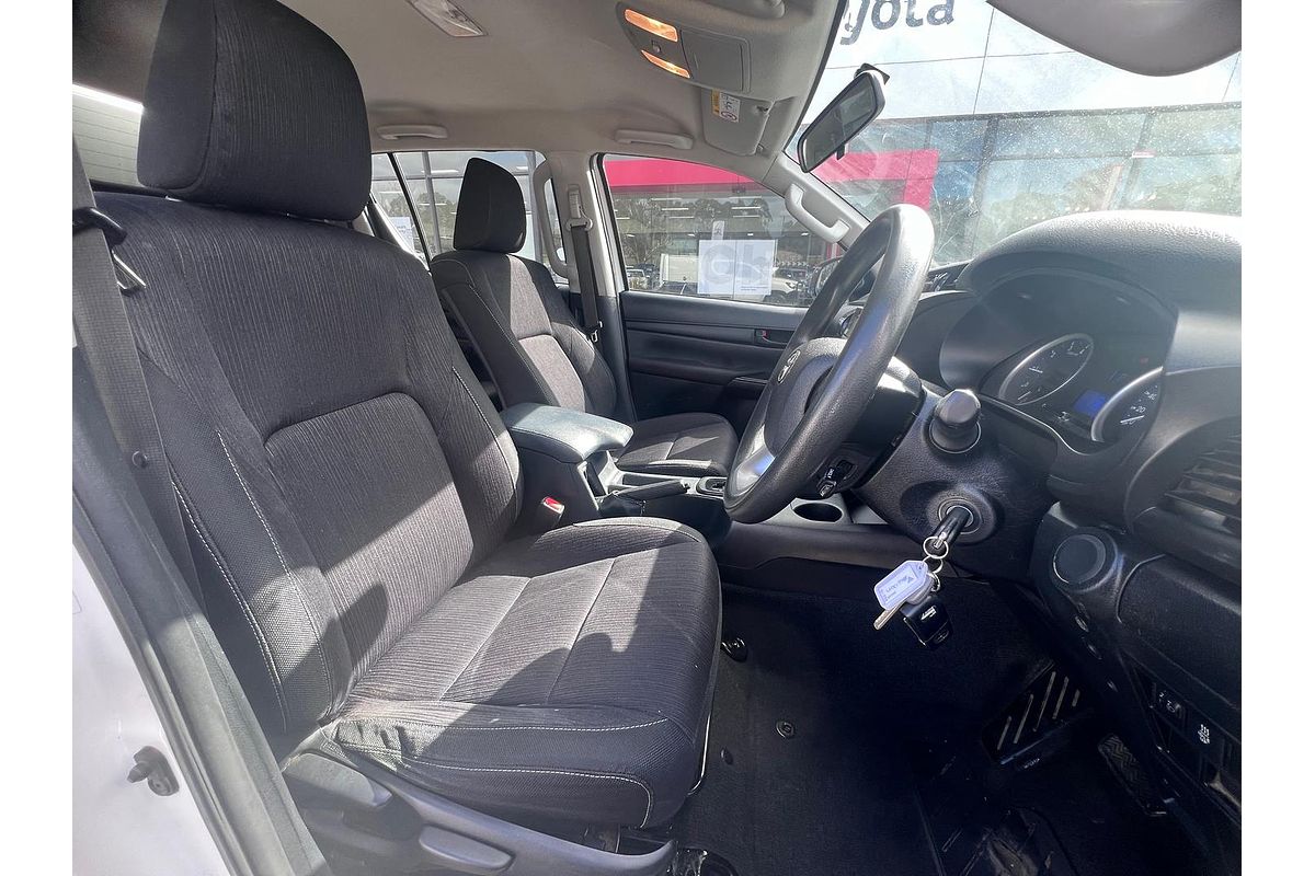 2017 Toyota Hilux SR GUN126R 4X4