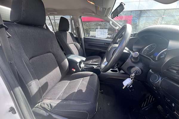 2017 Toyota Hilux SR GUN126R 4X4