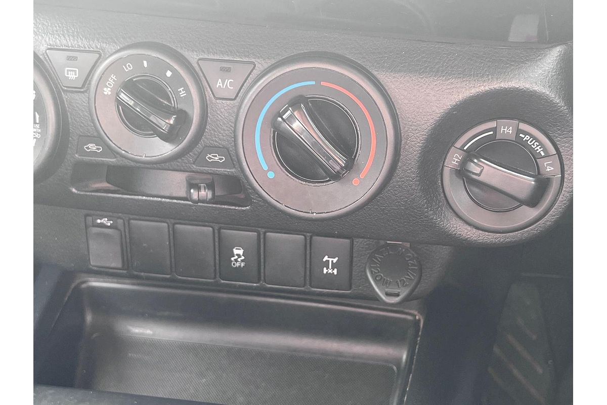 2017 Toyota Hilux SR GUN126R 4X4