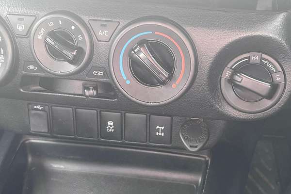 2017 Toyota Hilux SR GUN126R 4X4