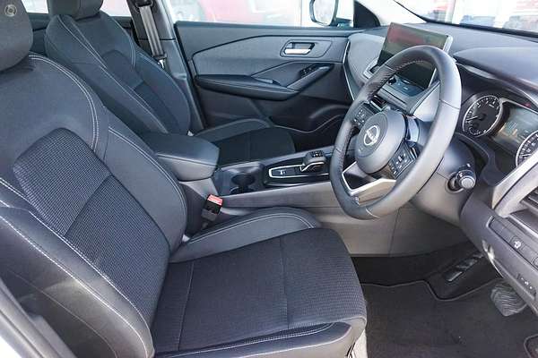 2025 Nissan QASHQAI ST J12