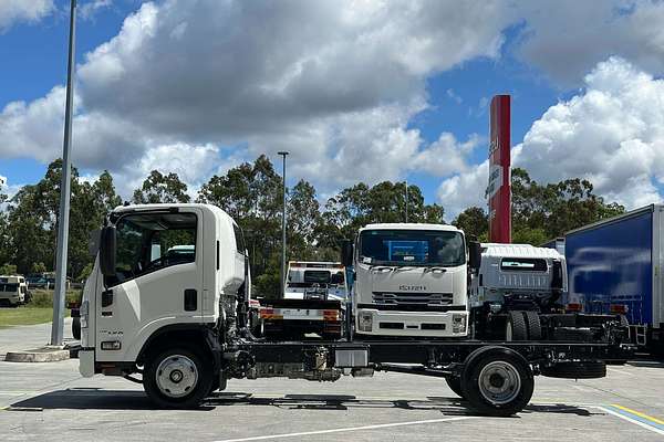 2025 Isuzu NNR 45-150 AMT MWB Cab Chassis NO ADBLUE  4x2
