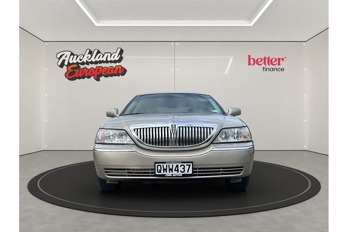 2004 Lincoln TOWN CAR SIGNATURE