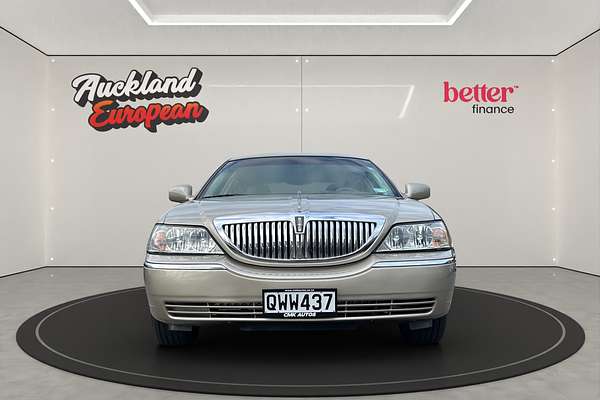 2004 Lincoln TOWN CAR SIGNATURE