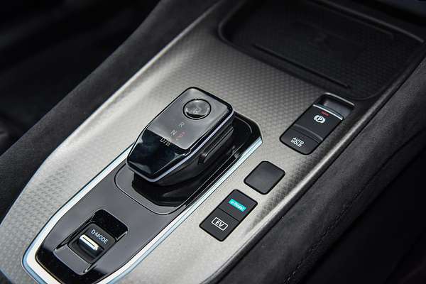 2025 Nissan QASHQAI N-DESIGN e-POWER J12