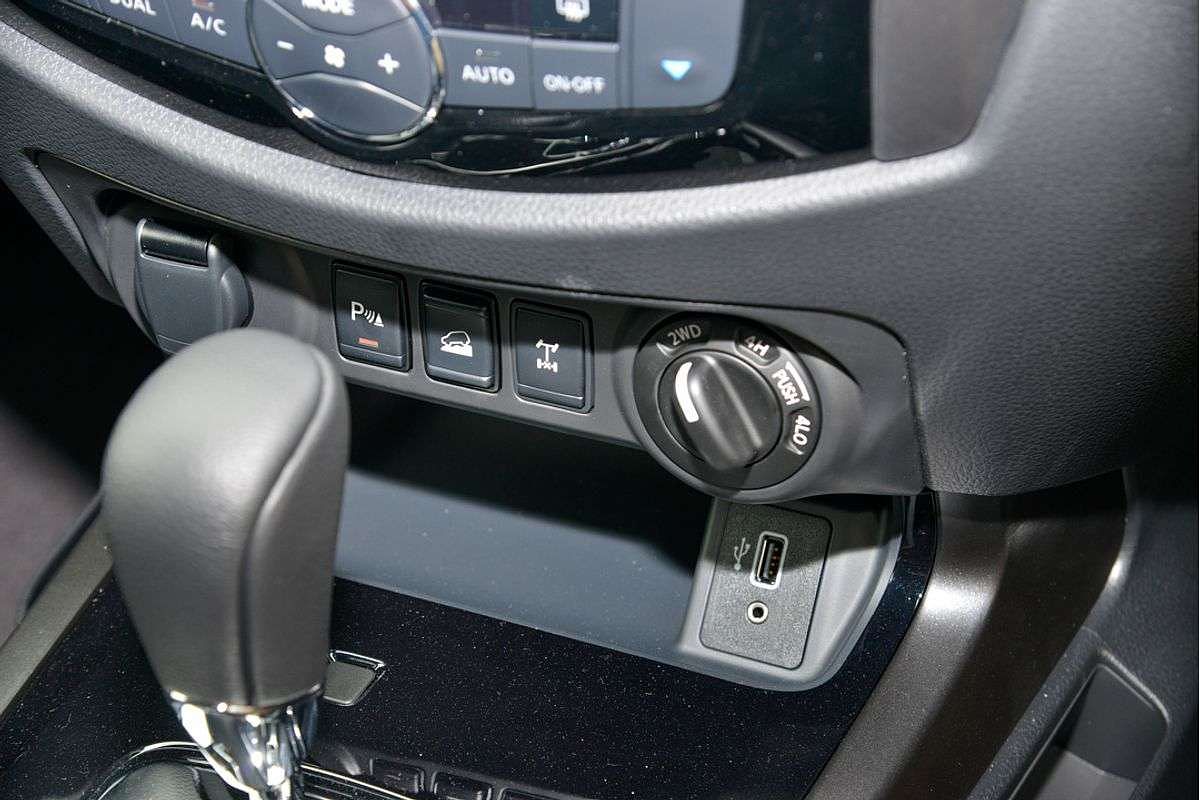 2025 Nissan Navara PRO-4X D23 4X4