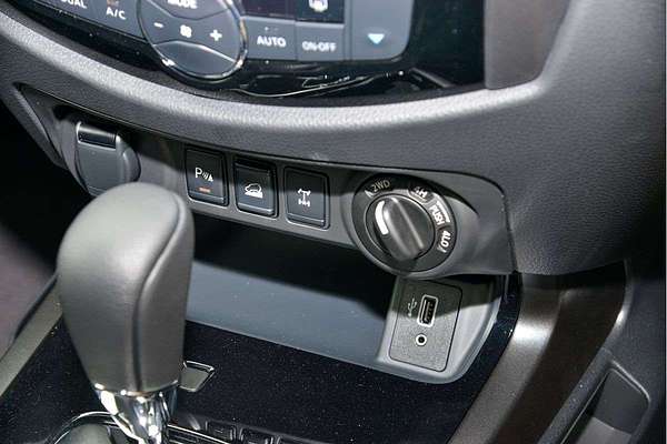2025 Nissan Navara PRO-4X D23 4X4