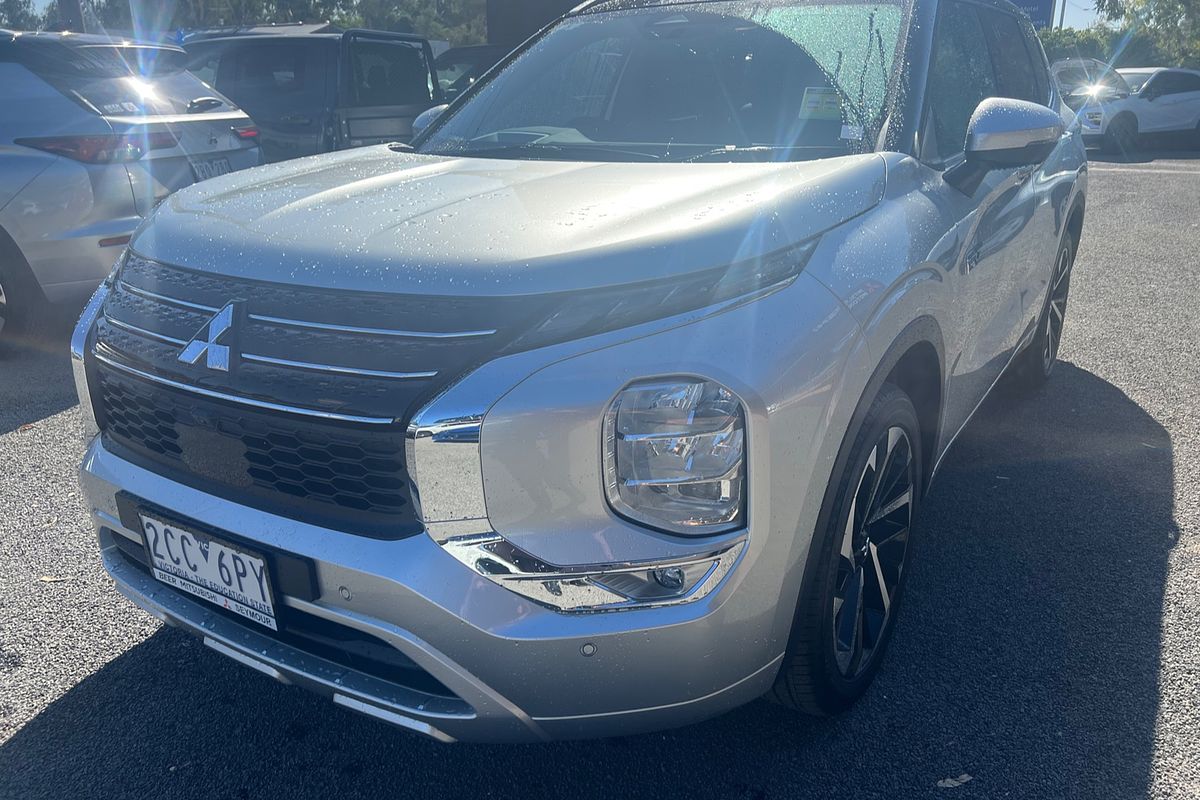 2024 Mitsubishi Outlander PHEV Exceed Tourer ZM