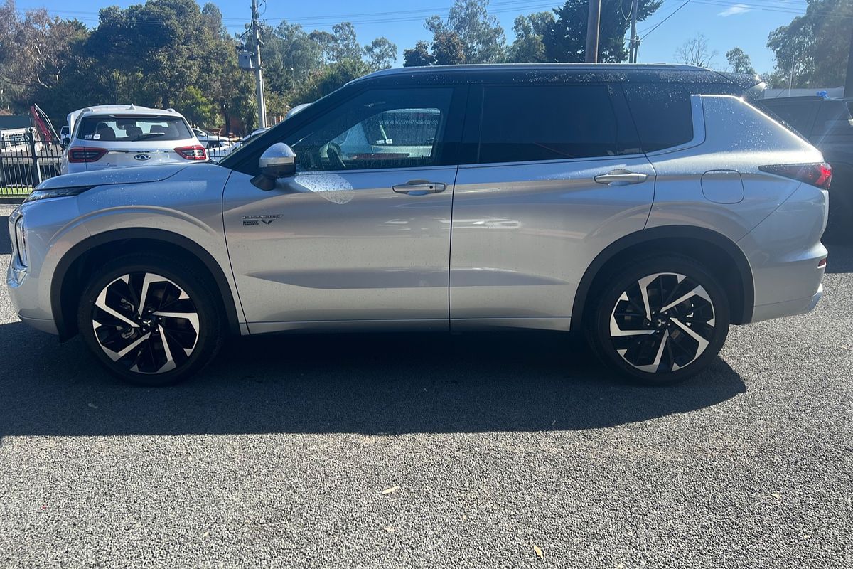 2024 Mitsubishi Outlander PHEV Exceed Tourer ZM
