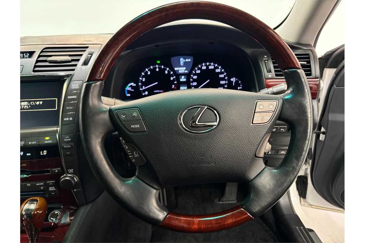 2007 Lexus LS600H Version S UVF455