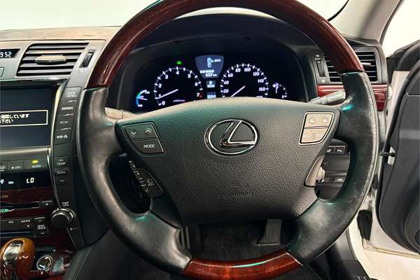 2007 Lexus LS600H Version S UVF455
