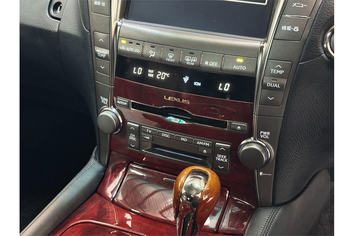 2007 Lexus LS600H Version S UVF455