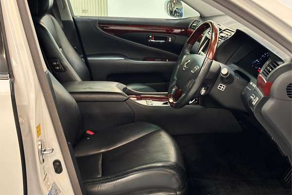 2007 Lexus LS600H Version S UVF455