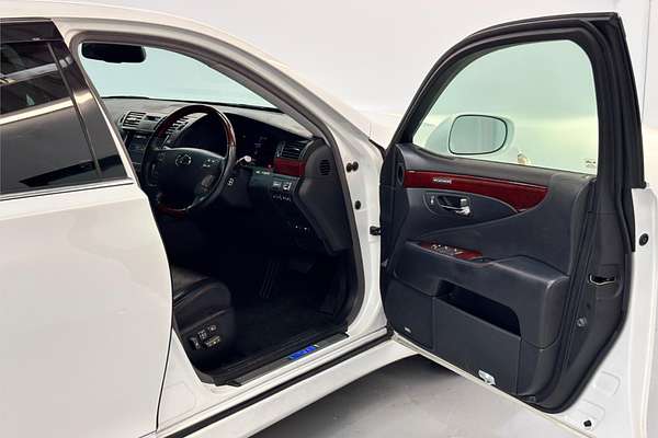 2007 Lexus LS600H Version S UVF455