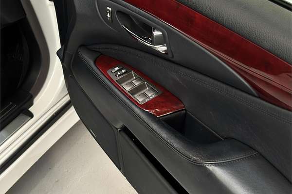 2007 Lexus LS600H Version S UVF455