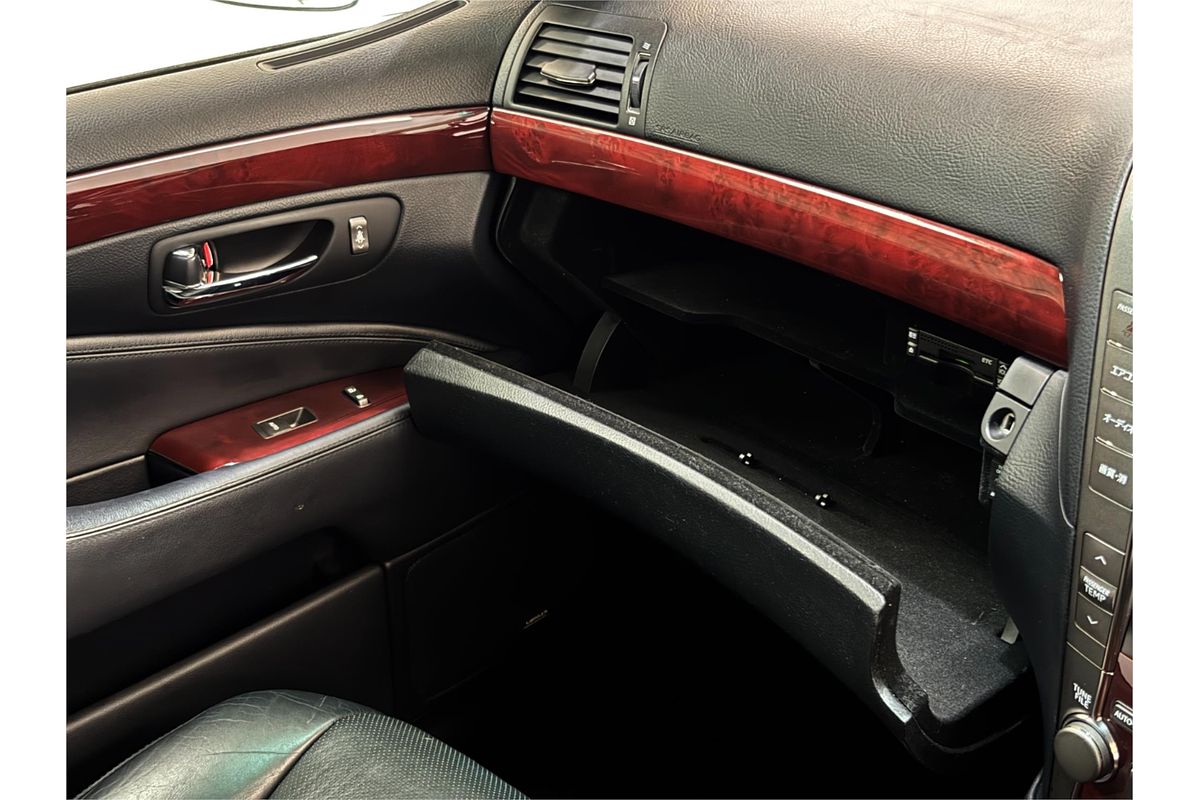 2007 Lexus LS600H Version S UVF455