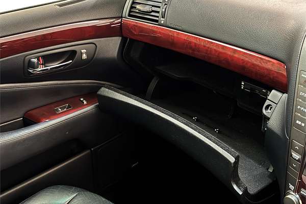 2007 Lexus LS600H Version S UVF455