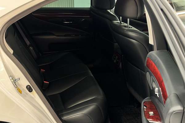 2007 Lexus LS600H Version S UVF455
